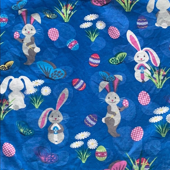 Women’s scrub top - Picture 3 of 3